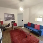 公寓 Town House, Rue Barbes *