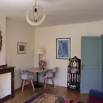 Town House, Rue Barbes Lägenhet