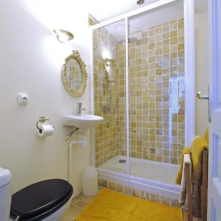 Town House, Rue Barbes Carcassonne