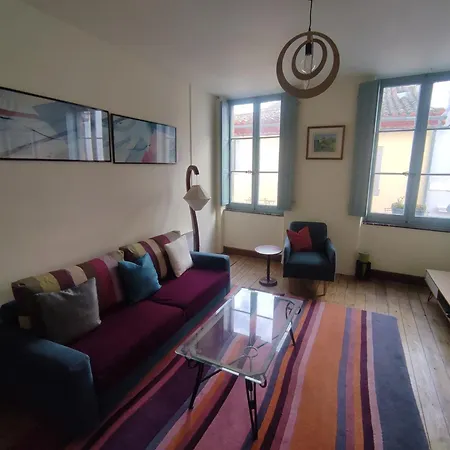 Town House, Rue Barbes * Carcassonne