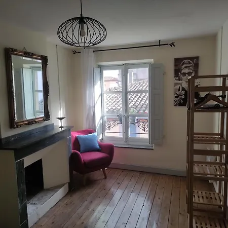 Town House, Rue Barbes