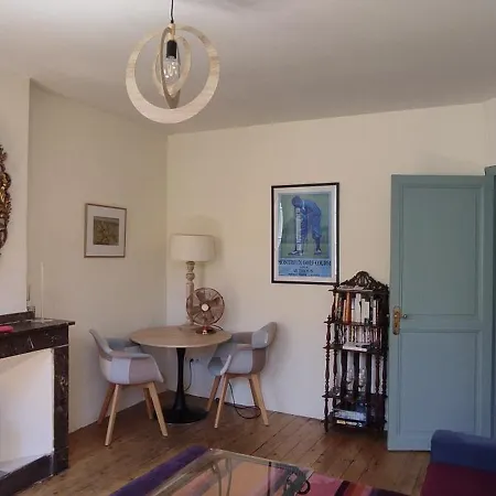 Town House, Rue Barbes Lägenhet