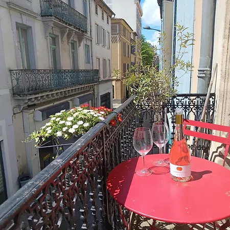 The Apartments, Rue Barbès
