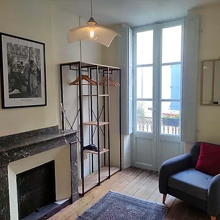 Town House, Rue Barbes Apartment