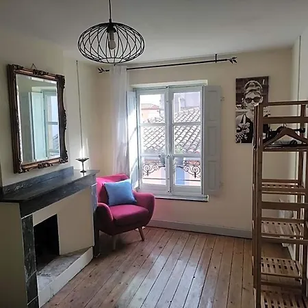 Town House, Rue Barbes Apartment