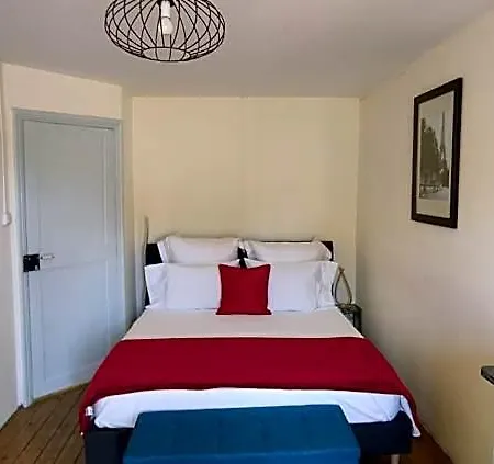 Town House, Rue Barbes Apartment