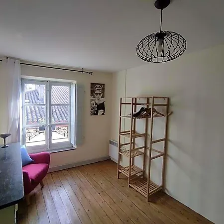 Town House, Rue Barbes Apartment