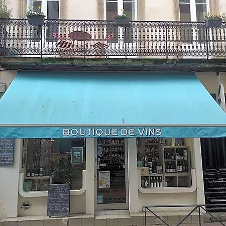Town House, Rue Barbes