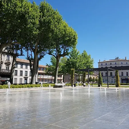 Town House, Rue Barbes *