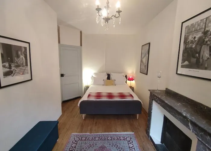 Town House, Rue Barbes