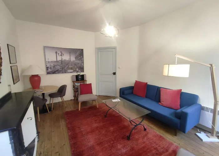 Apartment Town House, Rue Barbes *