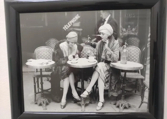 Town House, Rue Barbes