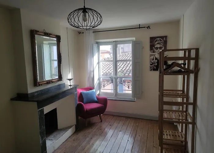 Town House, Rue Barbes