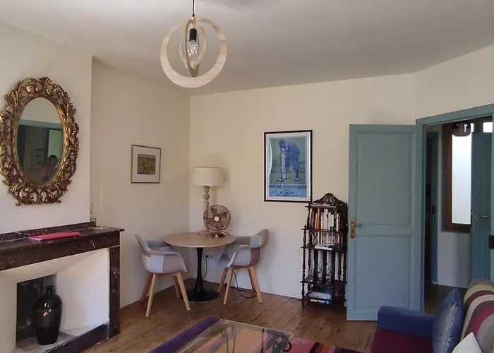 Town House, Rue Barbes Lägenhet