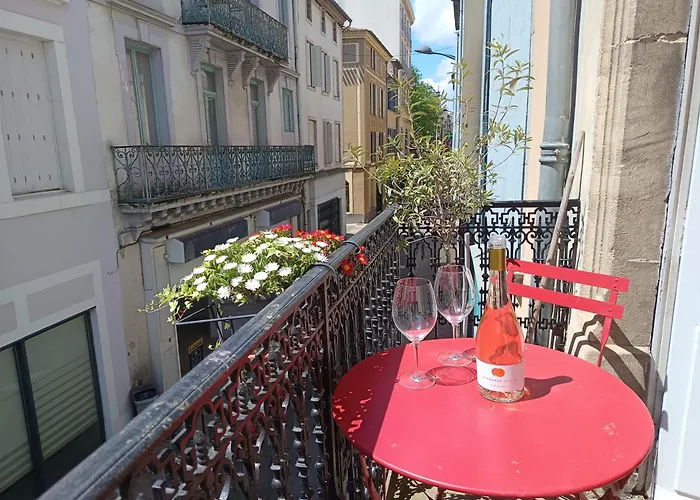 Town House, Rue Barbes