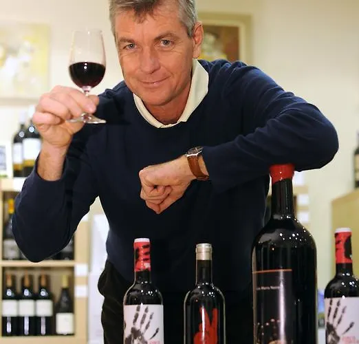 Town House, Rue Barbes *