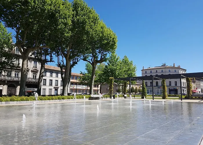 Town House, Rue Barbes *